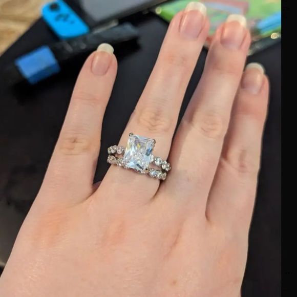 💍Stunning 18k White GP 2 Piece Radiant Cut Diamond Bridal Set - Picture 10 of 15